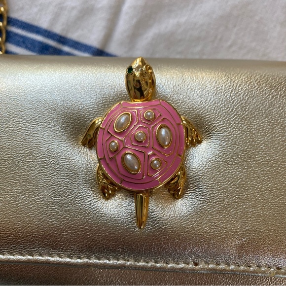 Vtg Lilly Pulitzer Be My Guest Clutch in Gold Metallic with Turtle Clasp - Picture 2 of 12